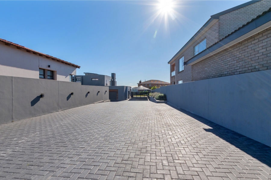 4 Bedroom Property for Sale in Myburgh Park Western Cape